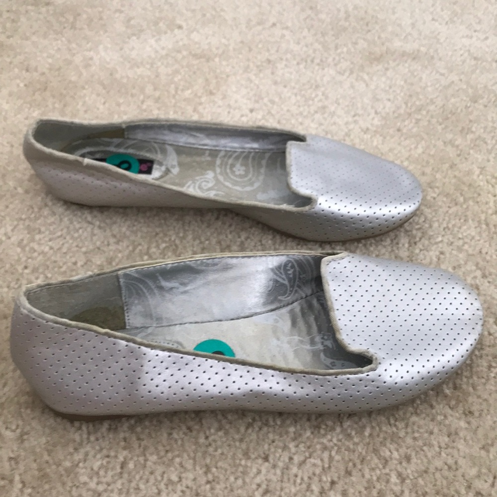 Silver flats - Picture 2 of 3